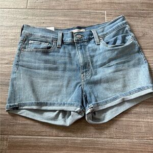Levi’s mid length short size 29